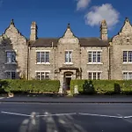 4 St Thomas's House With Parking Sleeps Up To 6 Guests York